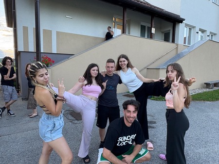 Izmenjava društva Elu