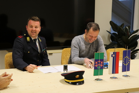 Podpis pogodbe za nakup novega gasilskega vozila PGD Dolenci